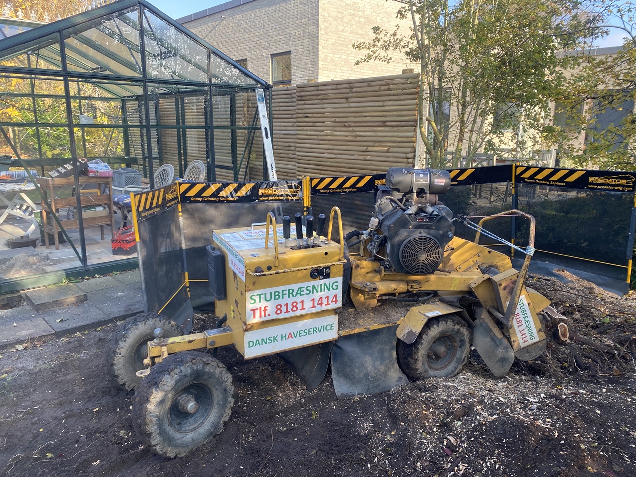 stubfraesning-i-dragoer-amager-ved-drivhus-med-beskyttelsesnet