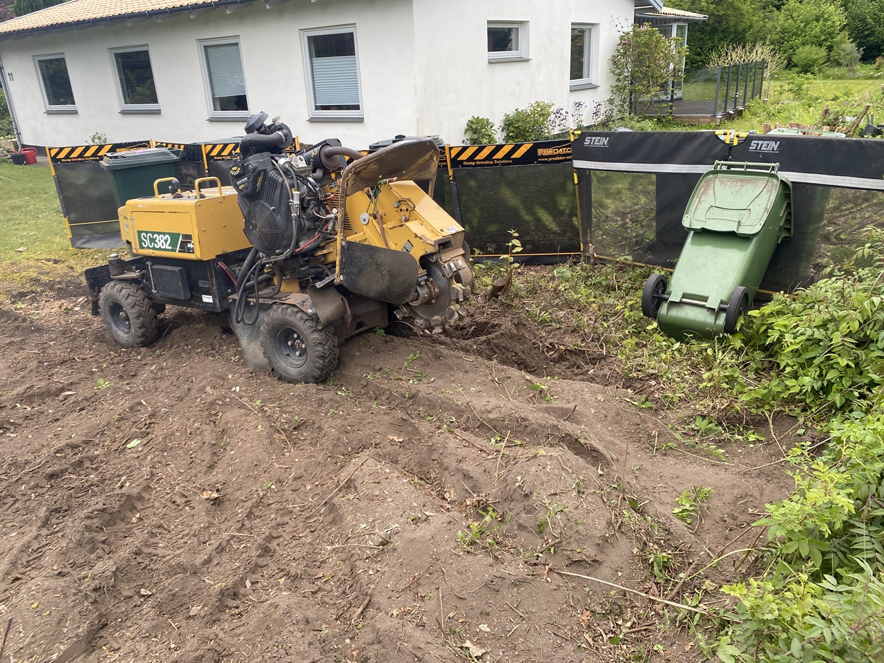 haverydning-i-bagsvaerd-sikkerhedsopstilling-ved-husmur-1-2025-05-16-16-15-49