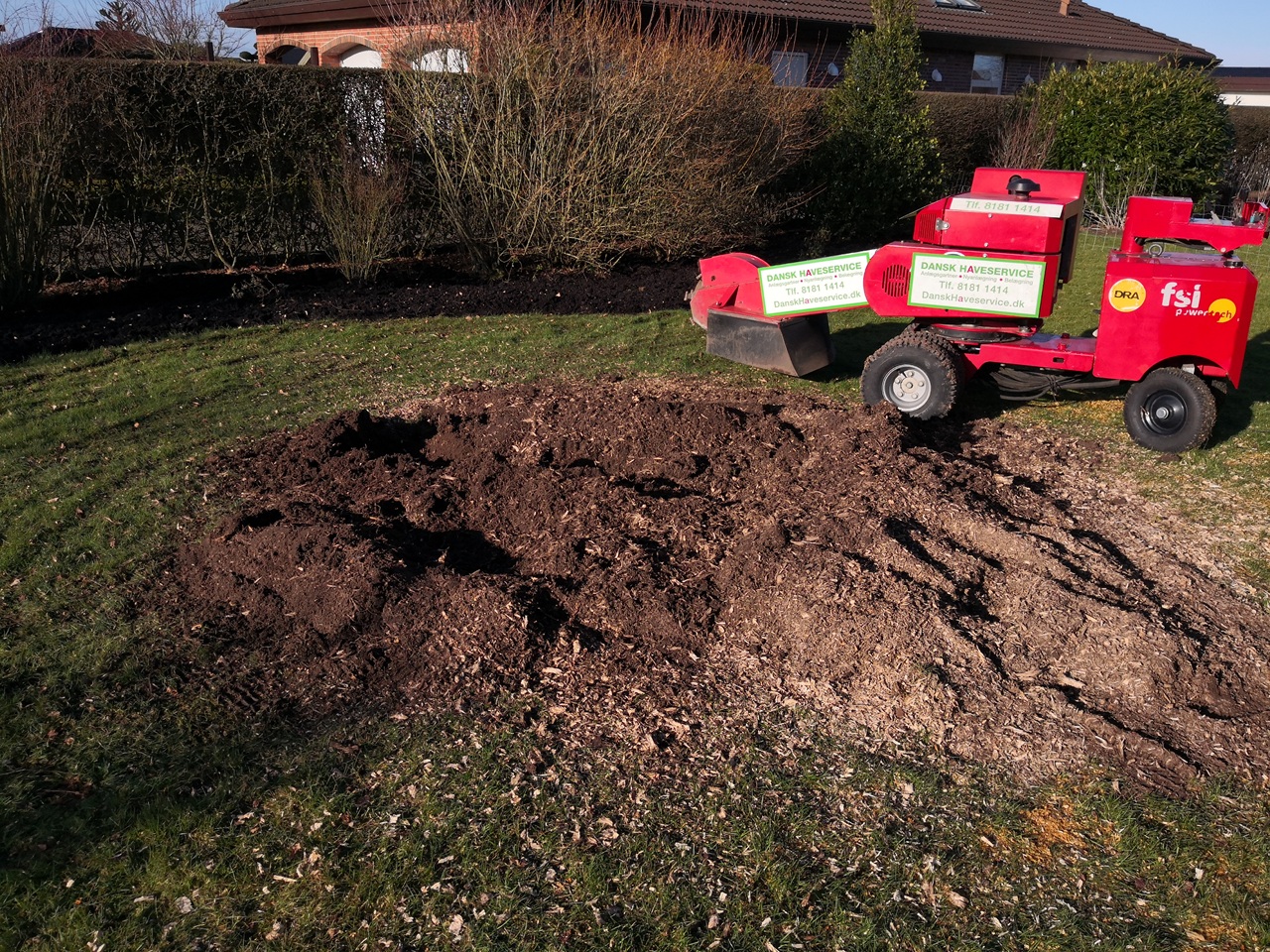 Resultat efter rodfræsning stubfræsning-eller-rodfræsning-færdigt-resultat-græsplæne-københavn-2020-02-05-12-18-17