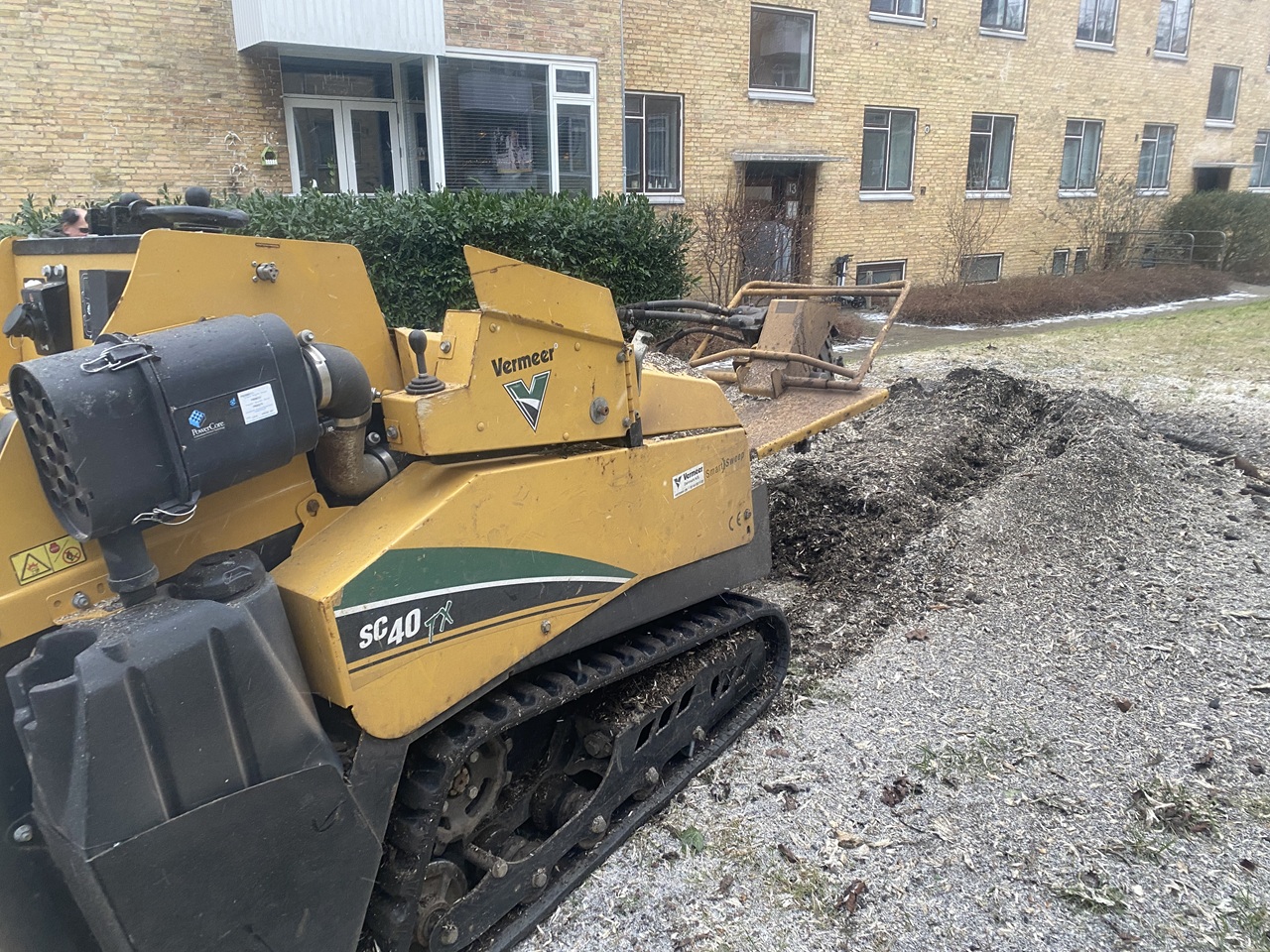 traefaeldning-frederiksberg-stubfræsning-maskine-1-2026-01-22-11-06-18