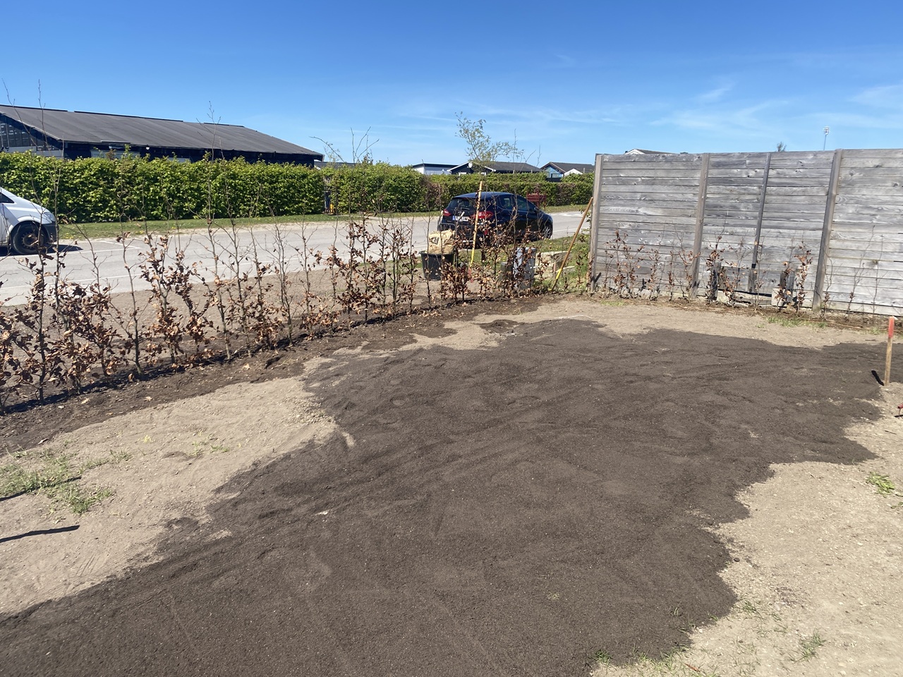 Kolonihave-haveforvandling-Koebenhavn-og-Hovedstadsomraadet-udlaegning-af-topdressing-1-2026-05-08-12-36-11